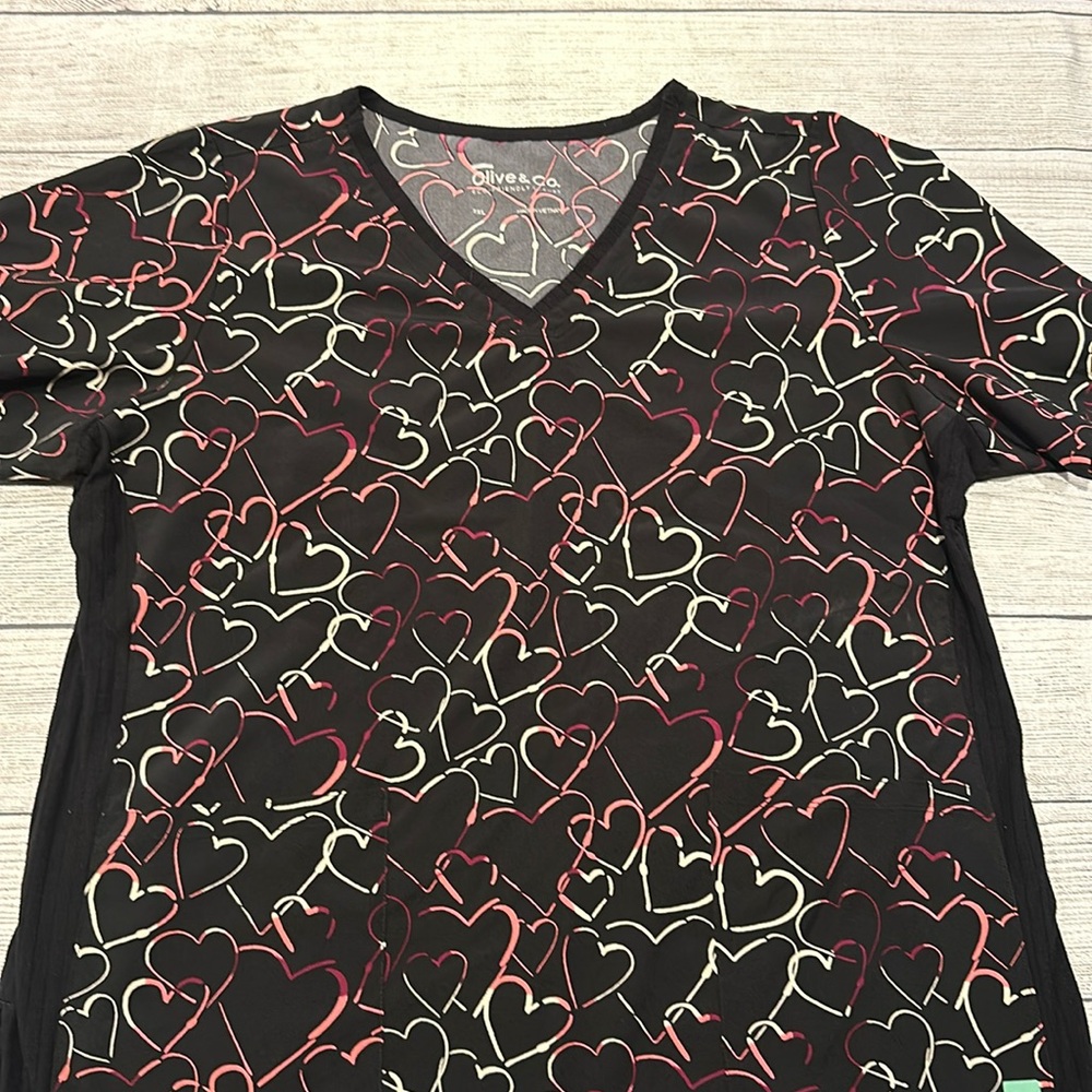 Women’s nurses scrub top size 2XL